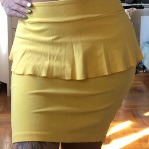 Y2K KENSIE CLASSIC YELLOW PENCIL SKIRT 🌻